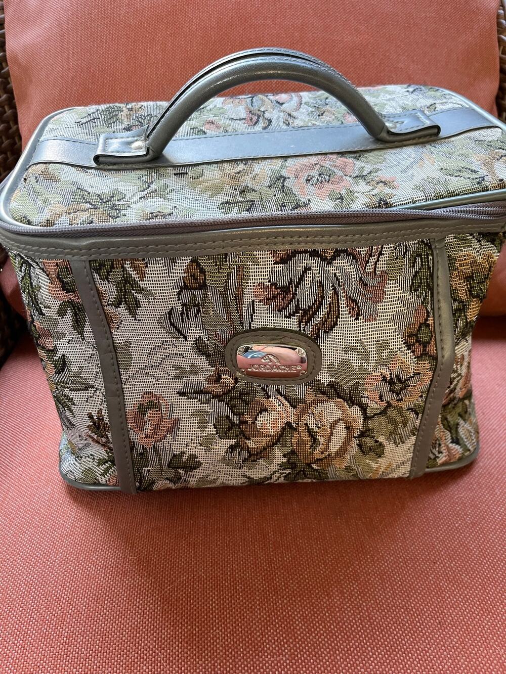 Jordache Vintage Tapestry Train Case Cosmetic Vanity Case Floral Mirror 12x9x8